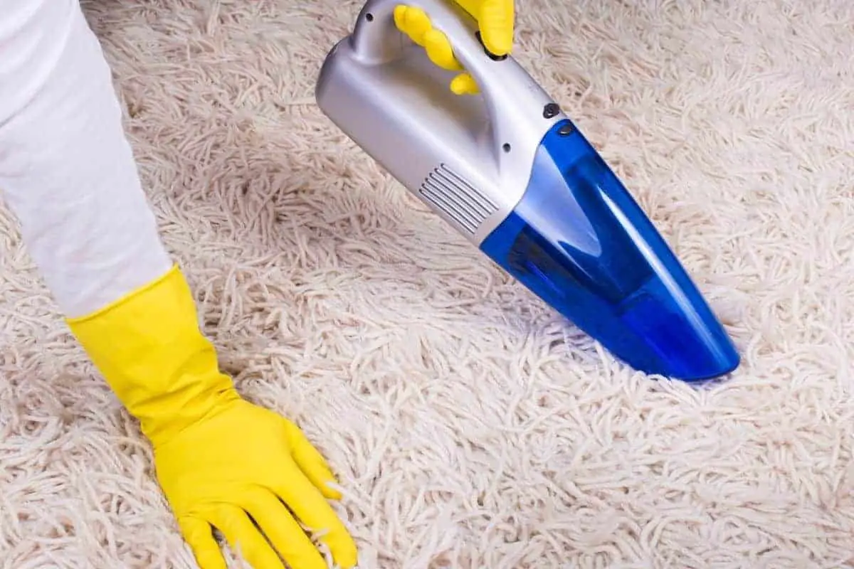 How To Clean A Dyson V8 Vacuum Cleaner