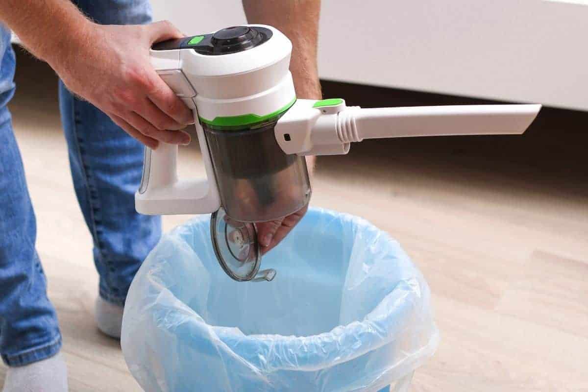 How To Empty A Dyson Vacuum
